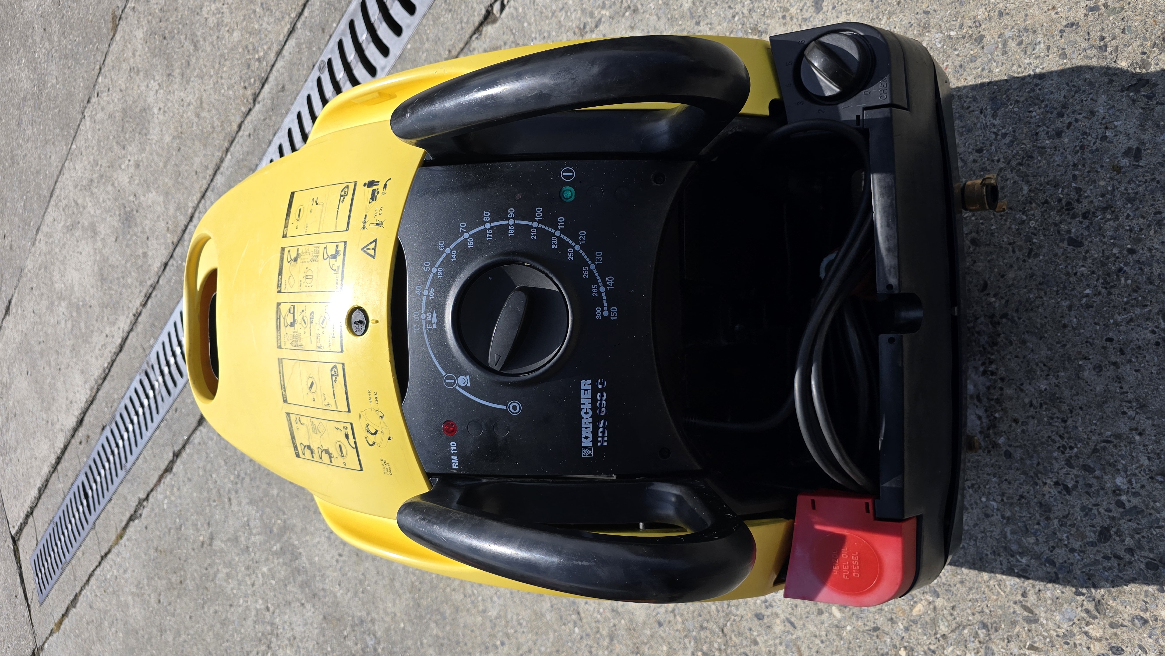 Photo de Haute pression Kärcher eau chaude HDS 698 C 