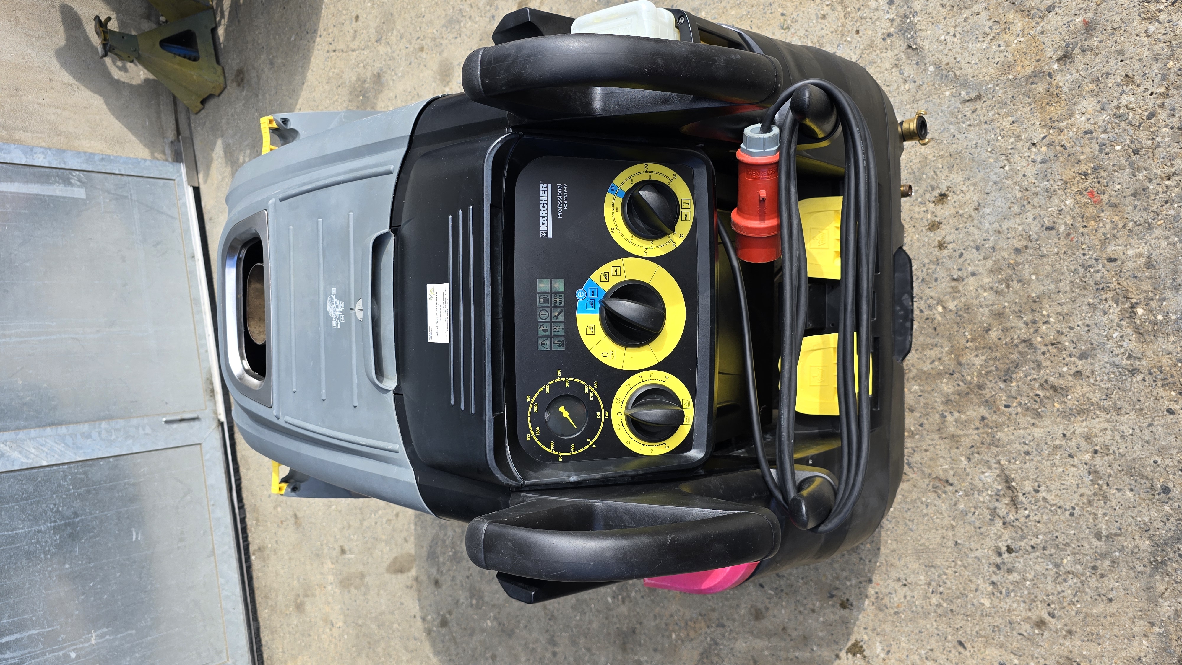 Photo de Haute pression Kärcher eau chaude HDS 11/18-4S 